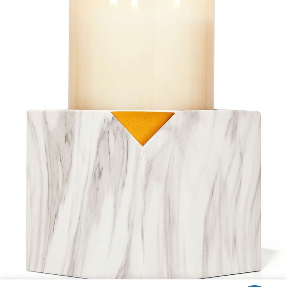 Bath & Body Works - Cut-Out Corner Pedestal
3-Wick Candle Holder - NEW
